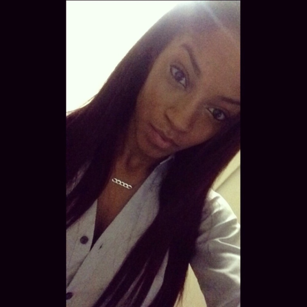 Meet your Posher, Destinee